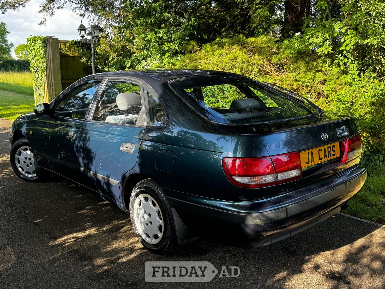 Toyota Carina E 1994 - Cars in Exeter