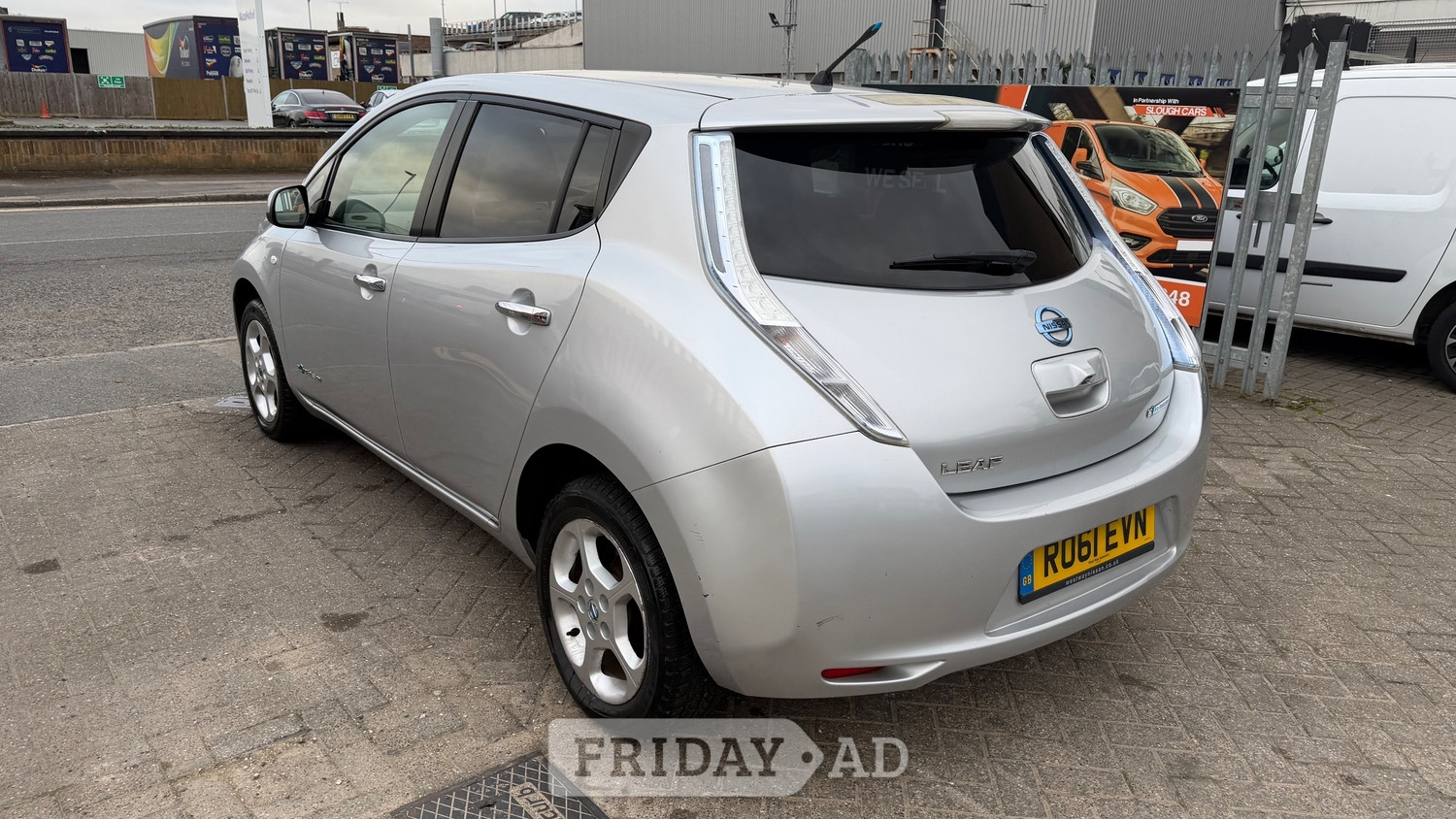[ berth ]Nissan LEAF
