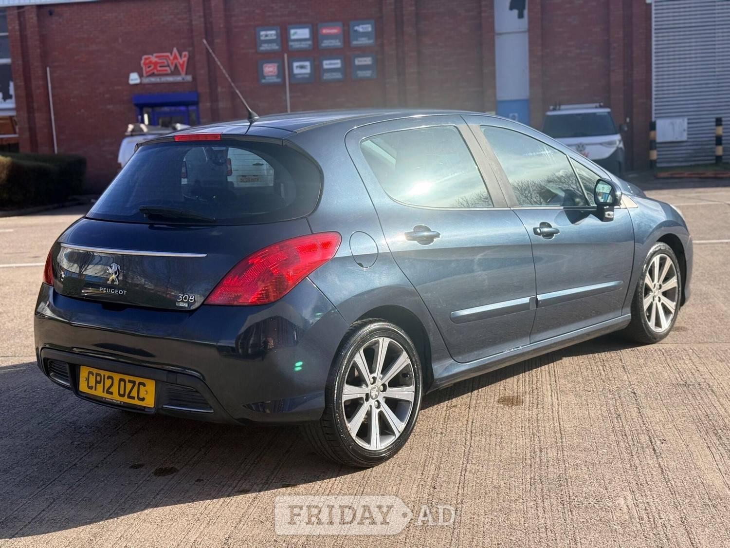 [ berth ]Peugeot 308