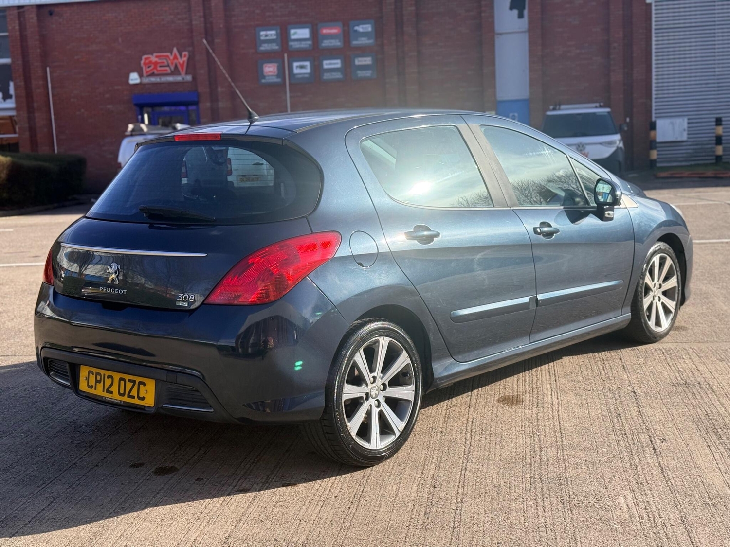 [ berth ]Peugeot 308