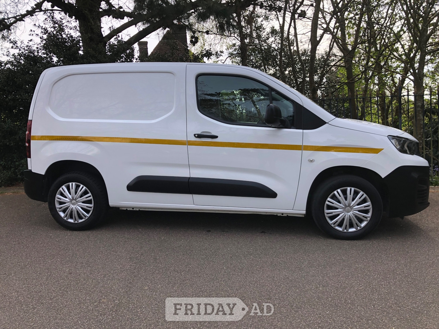 [ berth ]Peugeot Partner