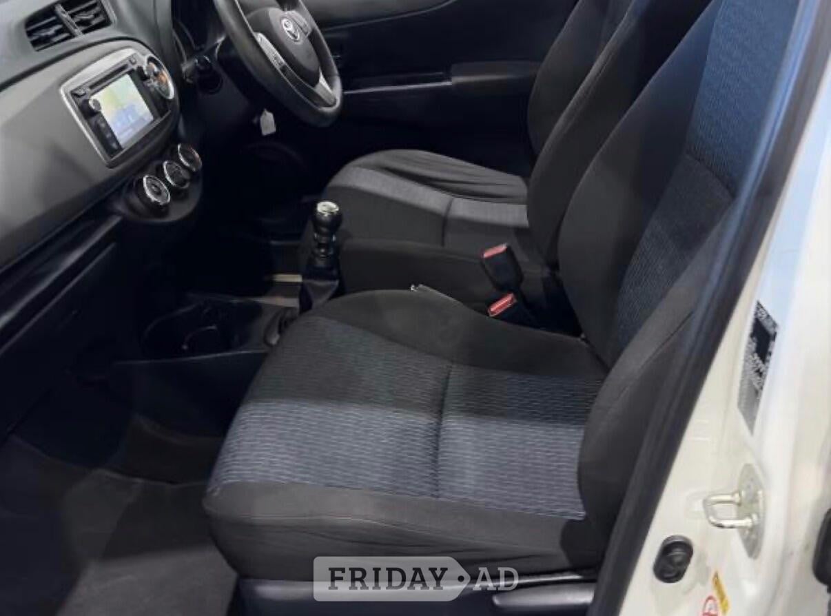 2012 Toyota Yaris 1.33 Dual VVT-i TR Euro 5 5dr - Cars in Lewes