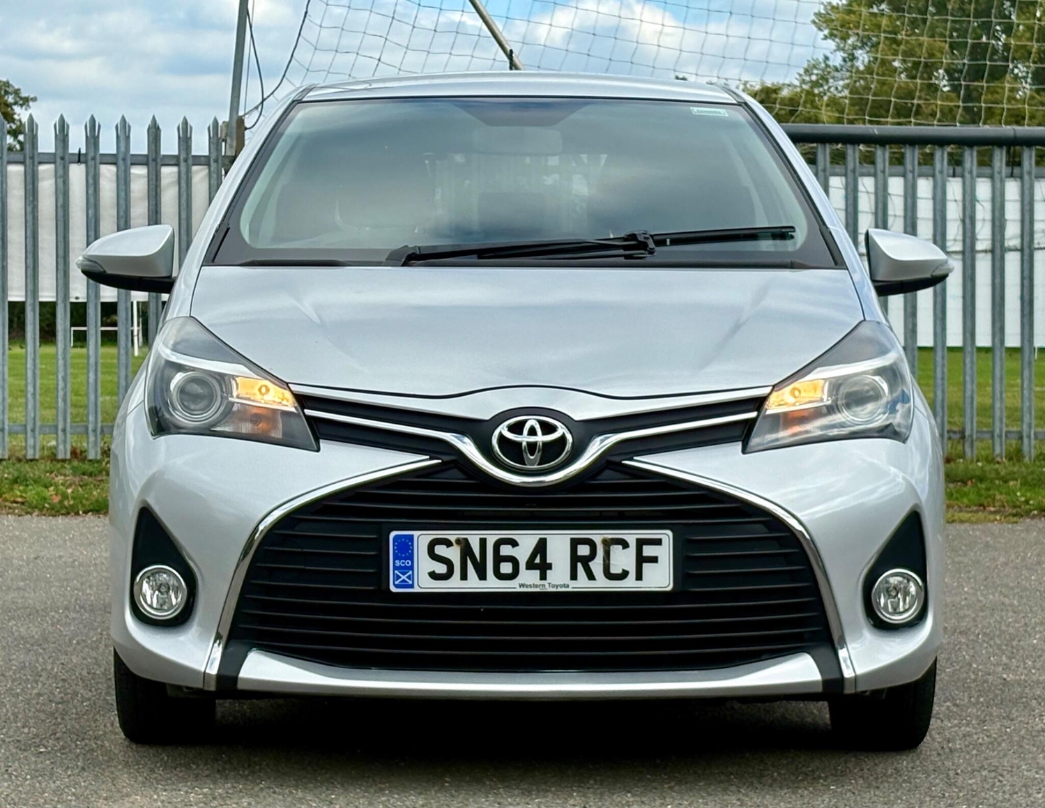 Toyota Yaris 2014 - Cars in Uxbridge