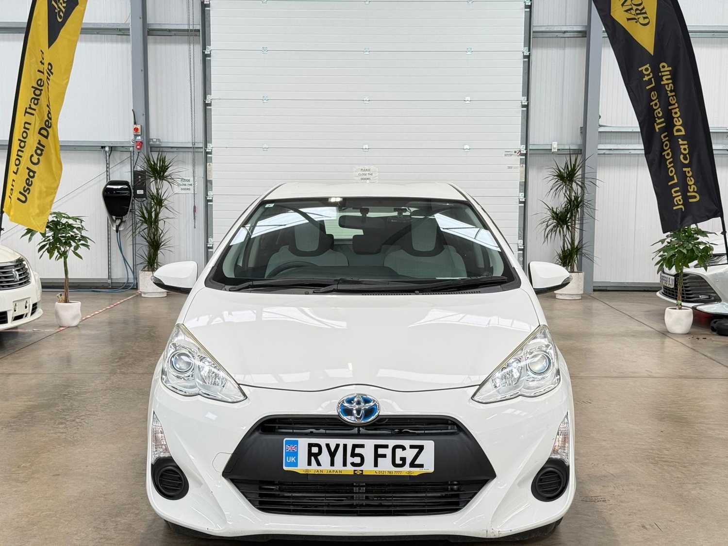 Toyota Aqua 2015 - Cars in Reading
