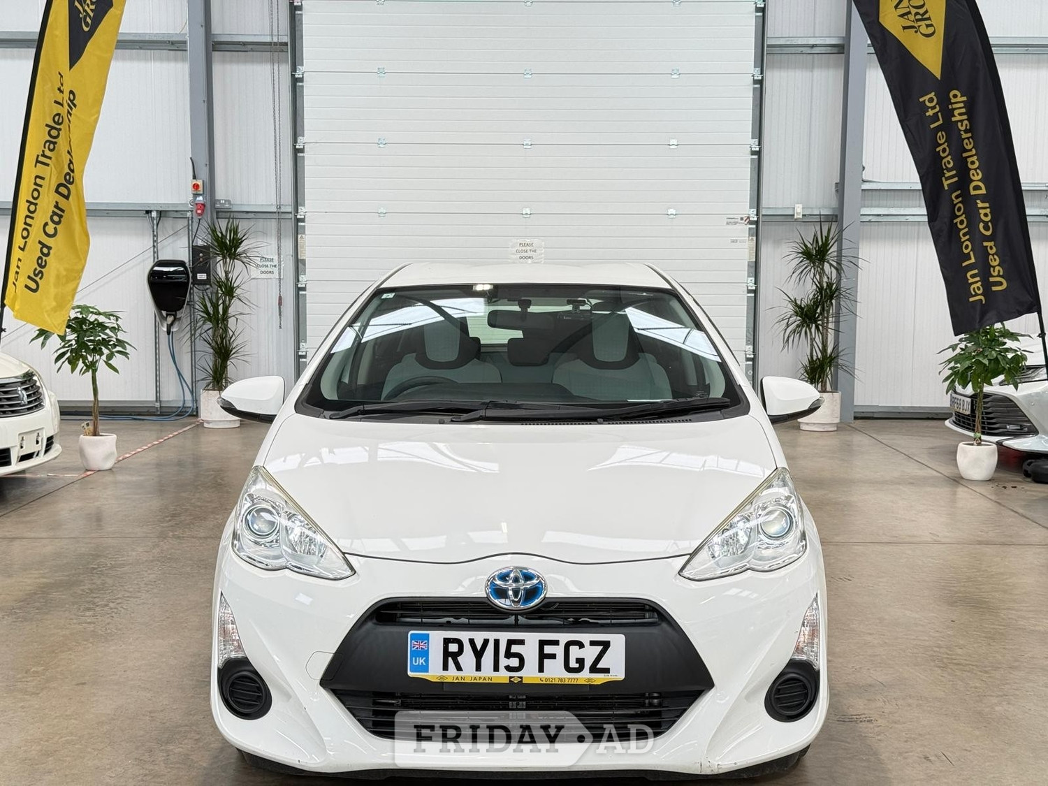 Toyota Aqua 2015 - Cars in Reading
