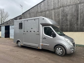 Select Pro Vauxhall Horsebox
