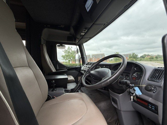 Browns Coachworks TRANPORTER ELITE  DAF LF Horsebox - Trailers & Horseboxes