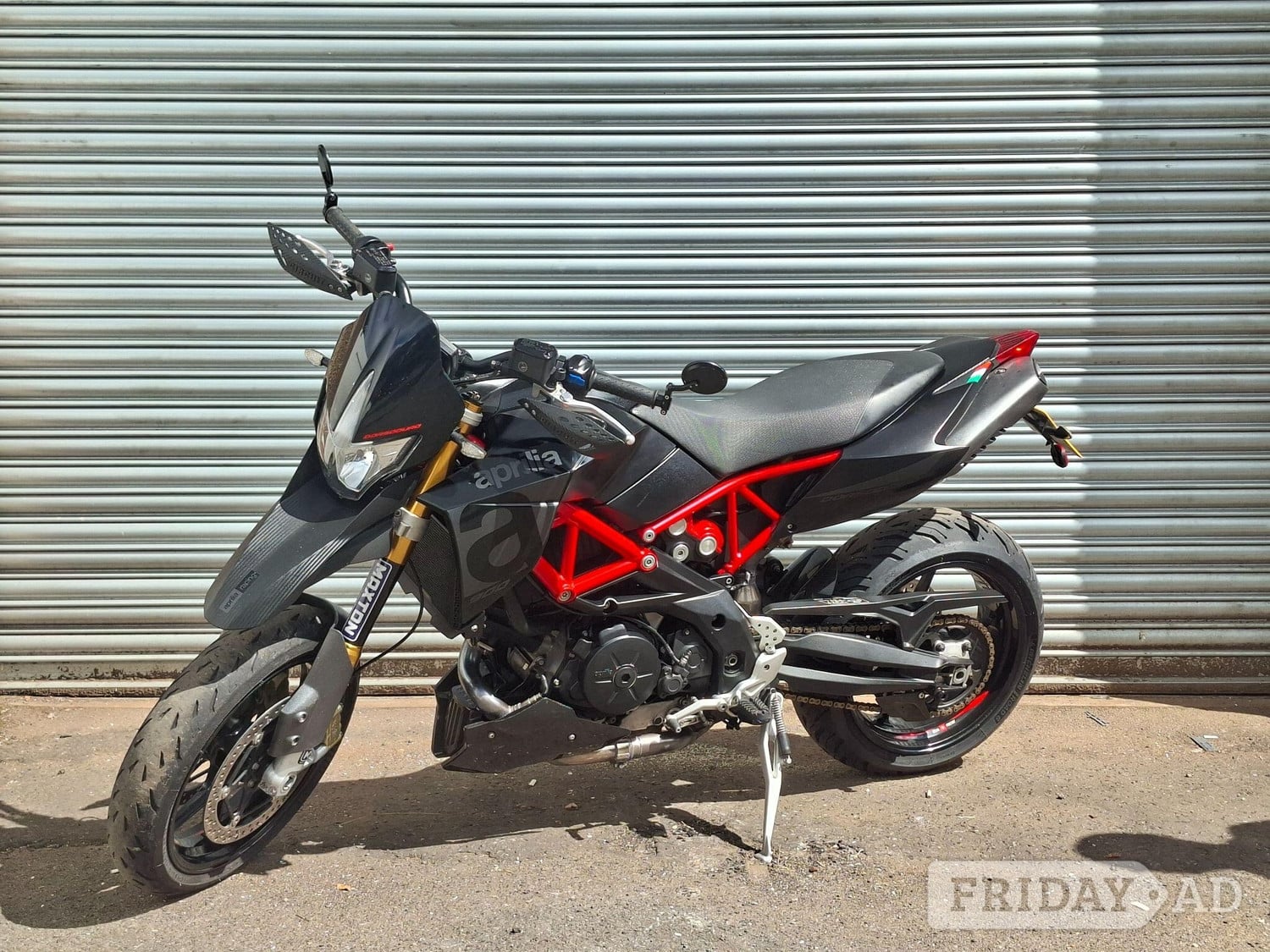 Aprilia Dorsoduro 2018 - Motorbikes, Scooters & Quads