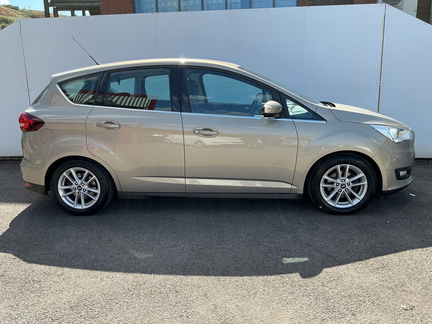 Ford C-MAX 2017 - Cars