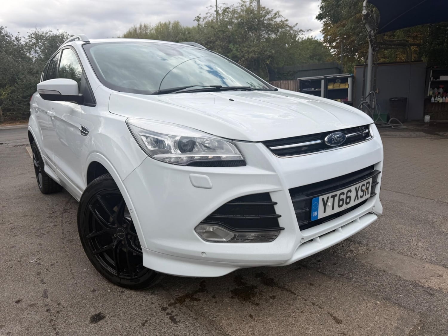 Ford Kuga 2016 in Wantage