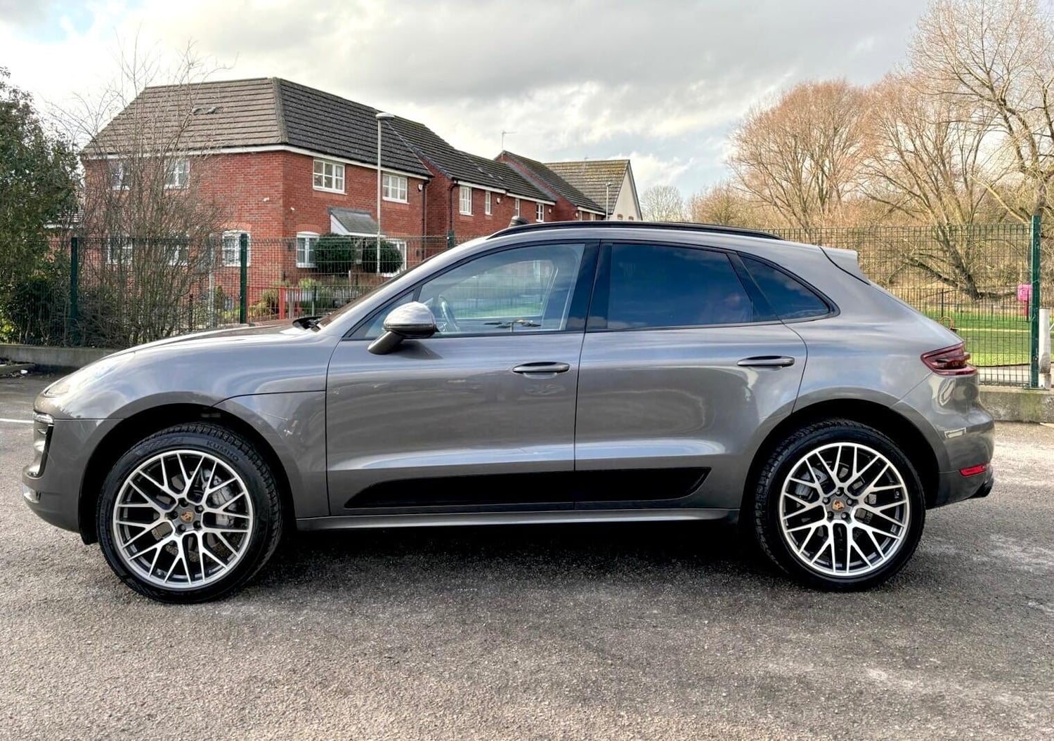 Porsche Macan Leicester