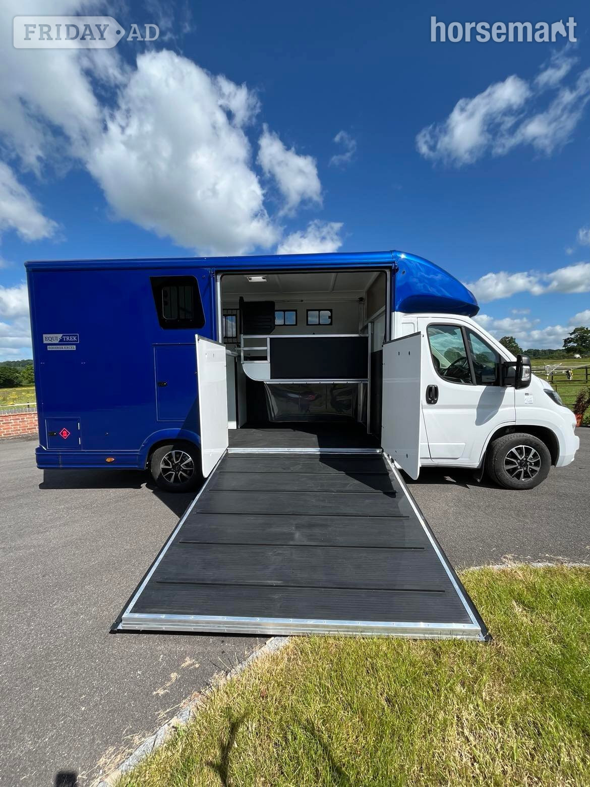 Equi-Trek Equinox Peugeot Horsebox - Trailers & Horseboxes in Swindon