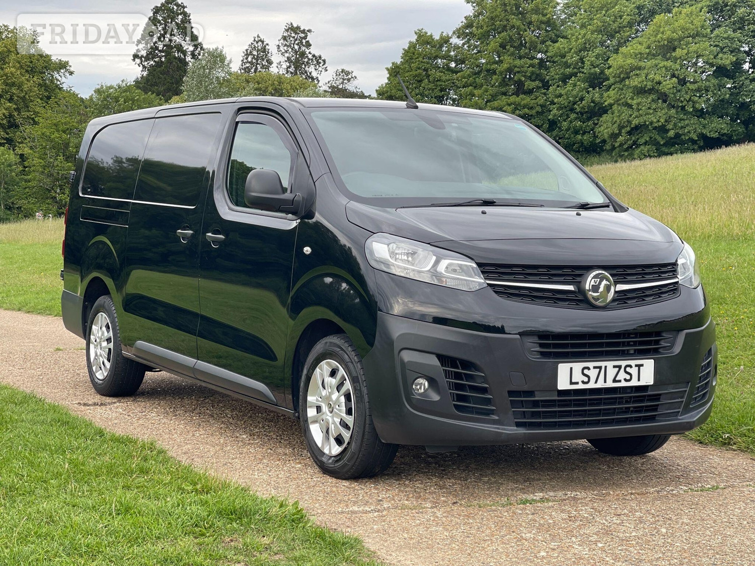 [ berth ]Vauxhall Vivaro