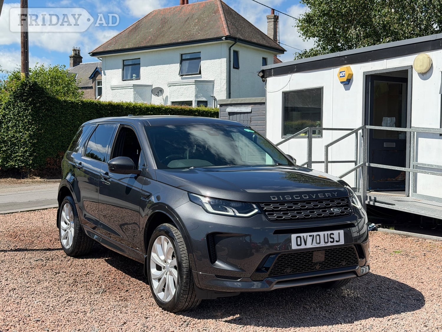 [ berth ]Land Rover Discovery Sport