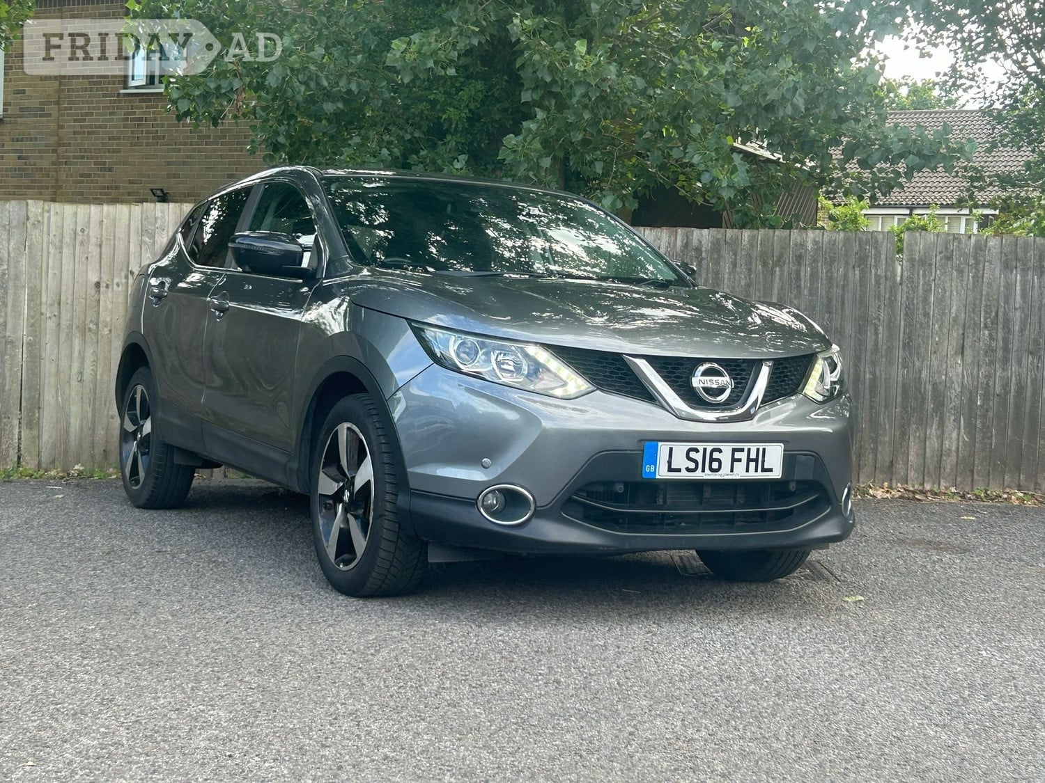 Nissan Qashqai 2016 in St. Albans