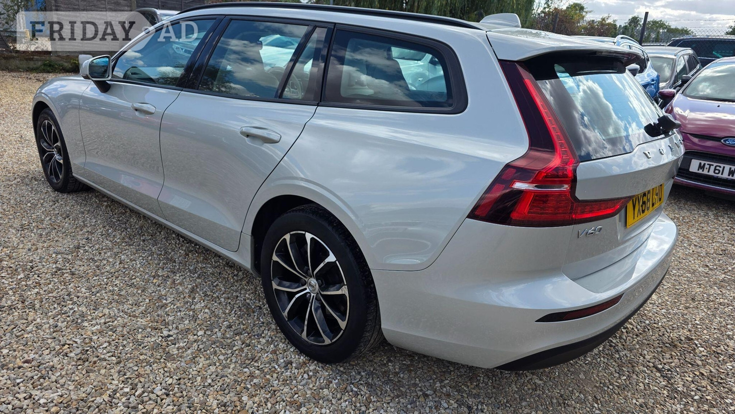 Volvo V60 2018 - Cars in Leighton Buzzard
