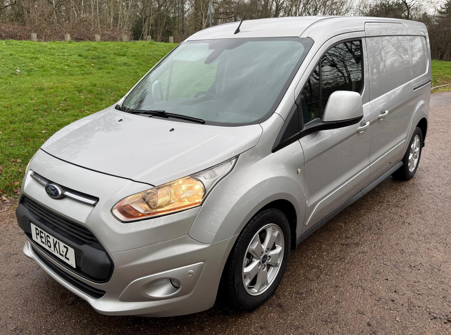 [ berth ]Ford Transit Connect