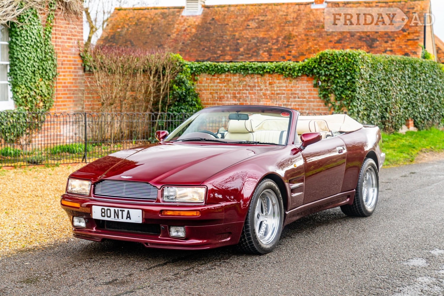 Aston Martin Virage Reading