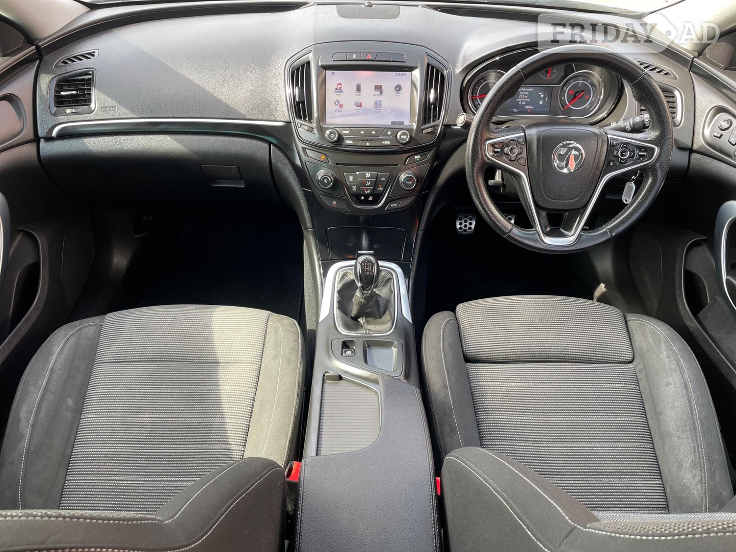 [ berth ]Vauxhall Insignia