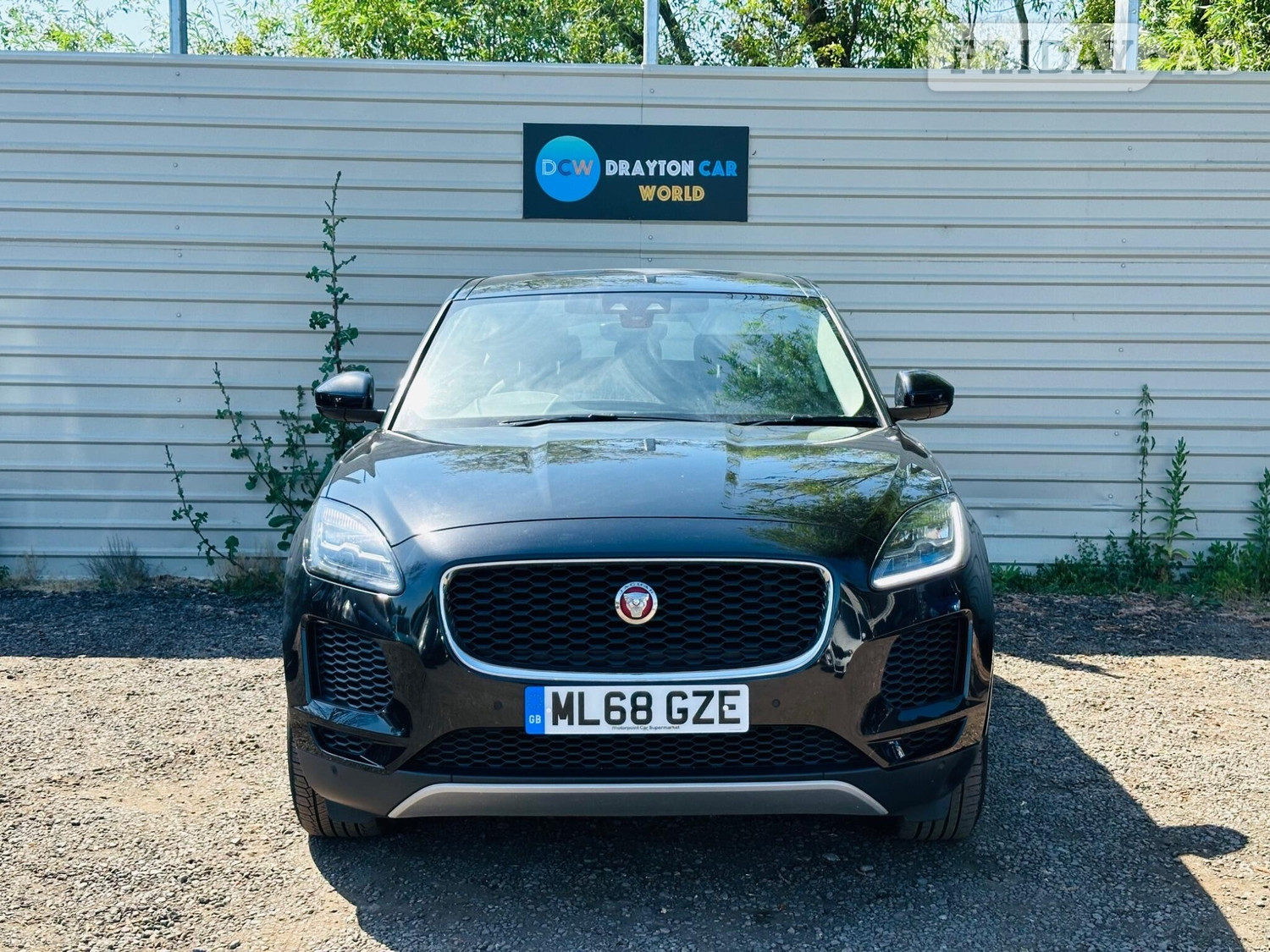 [ berth ]Jaguar E-Pace
