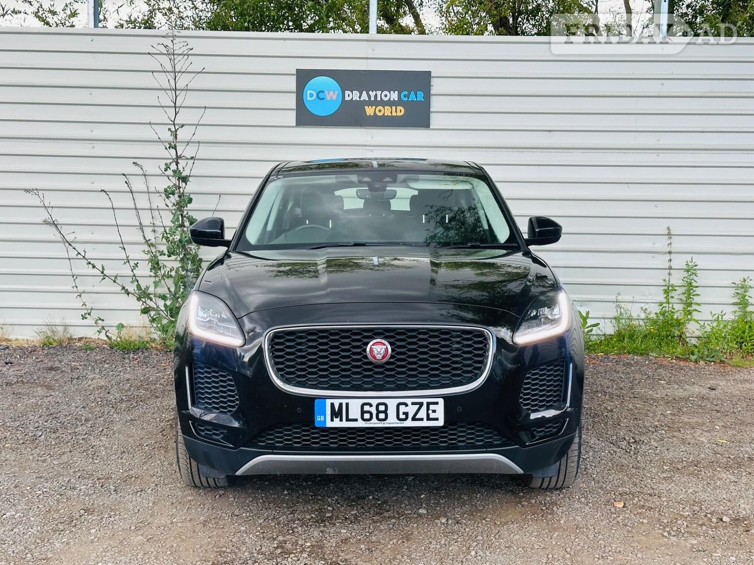 [ berth ]Jaguar E-Pace