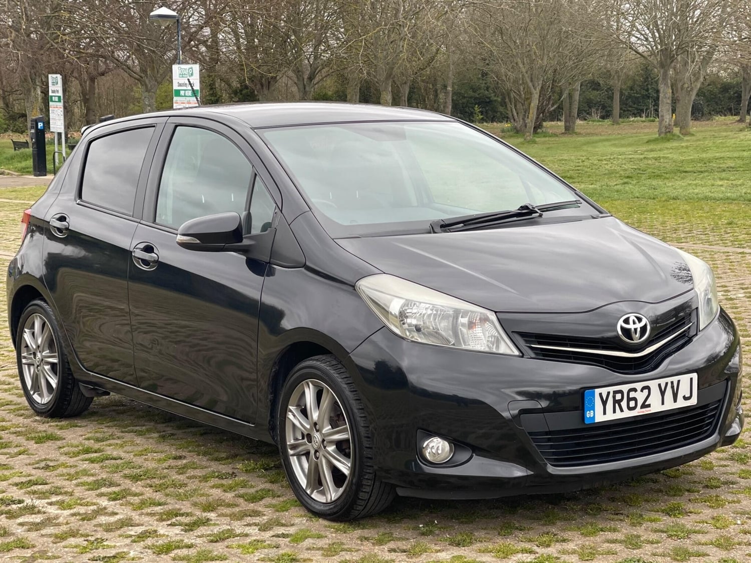 Toyota Yaris 2012 - Cars in Swanley