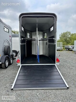 Cheval Liberte Touring Country Saddle Room  Horse Trailer - Trailers & Horseboxes