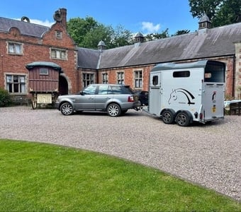 Cheval Liberte Touring Country Saddle Room  Horse Trailer
