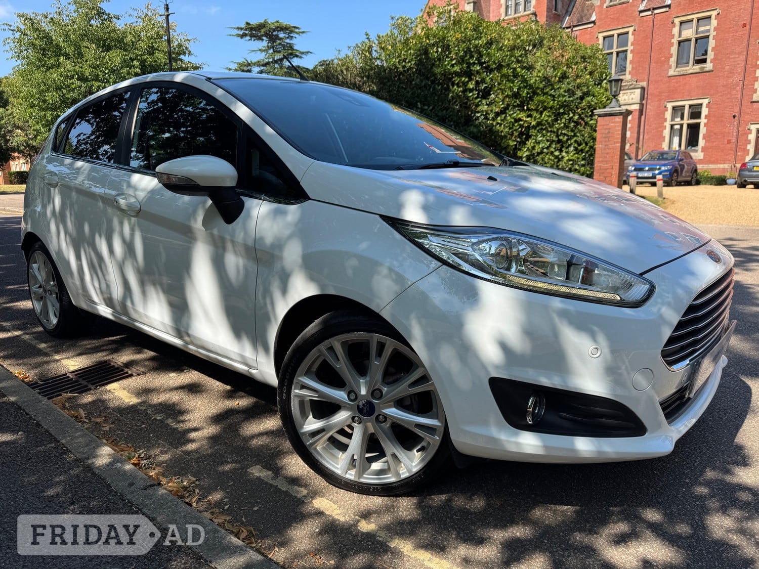 Ford Fiesta 2015 in Horsham