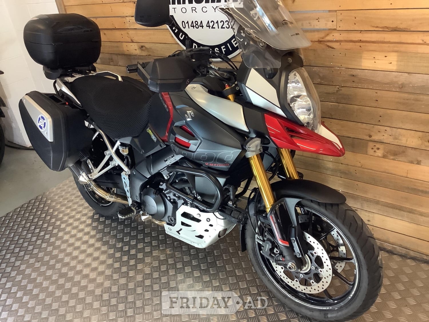 Suzuki V-Strom 1000 2014 - Motorbikes, Scooters & Quads