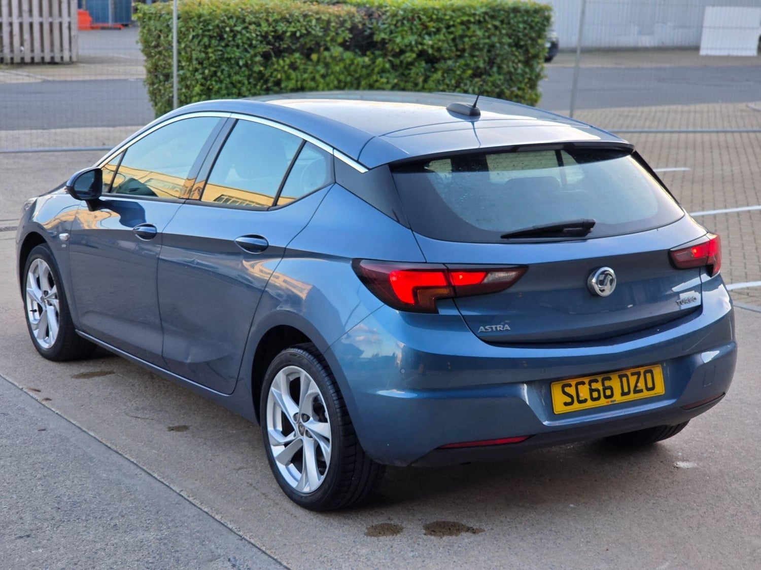 [ berth ]Vauxhall Astra