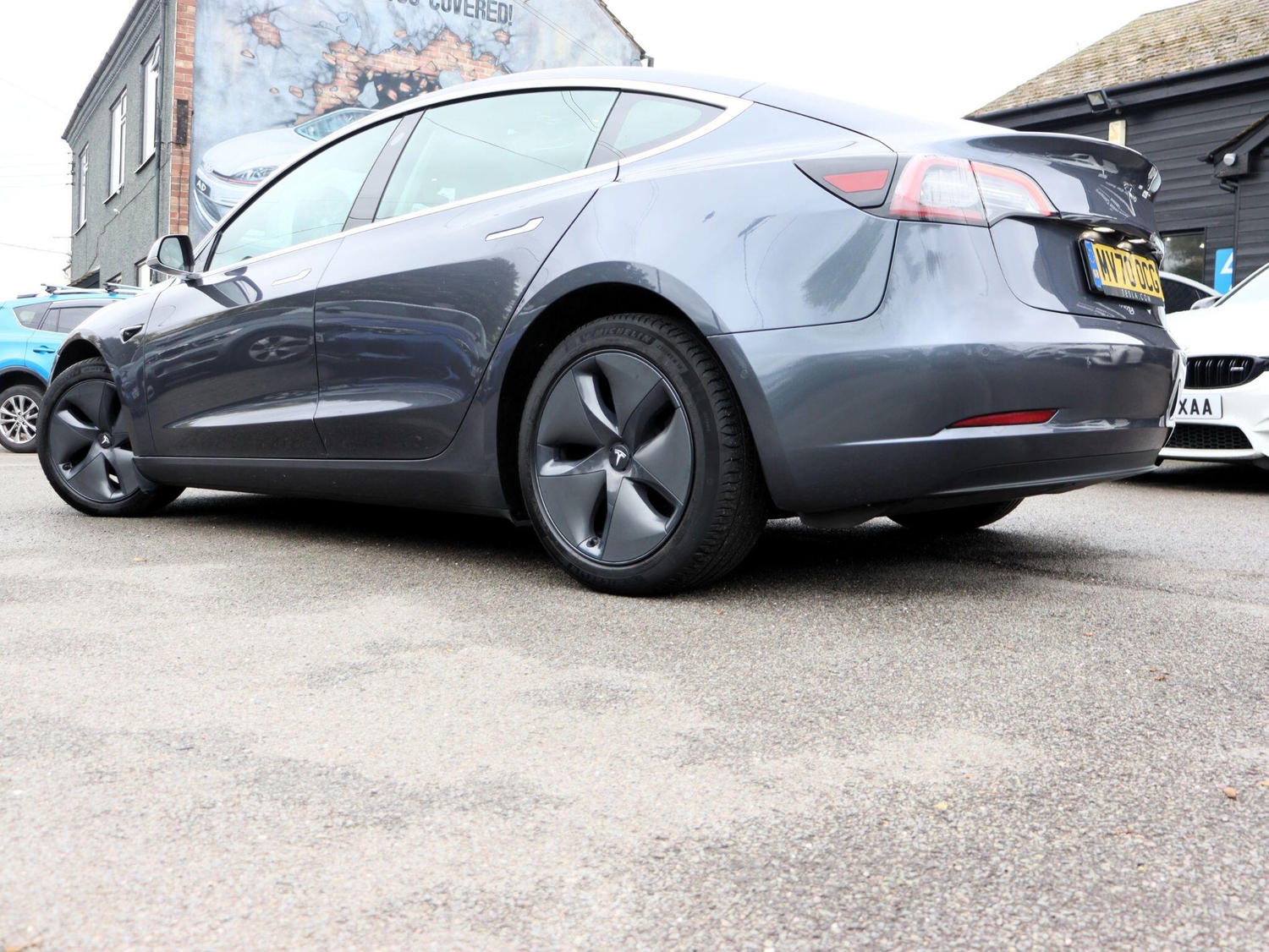 [ berth ]Tesla Model 3