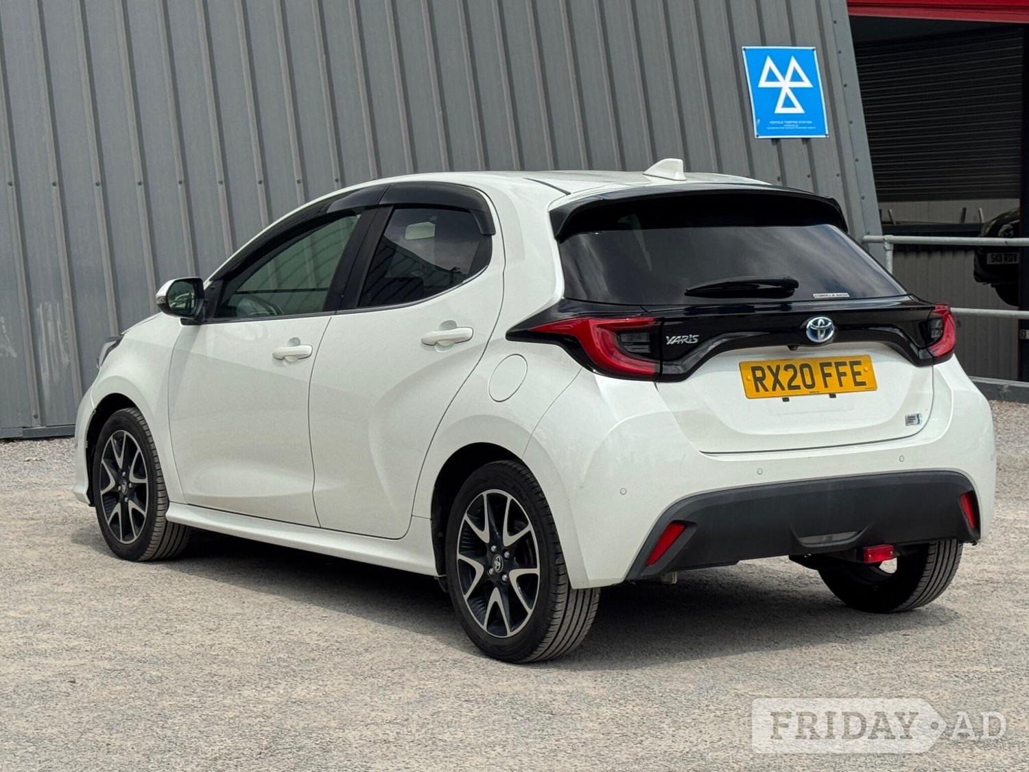 Toyota Yaris 2020 - Cars in Farnham