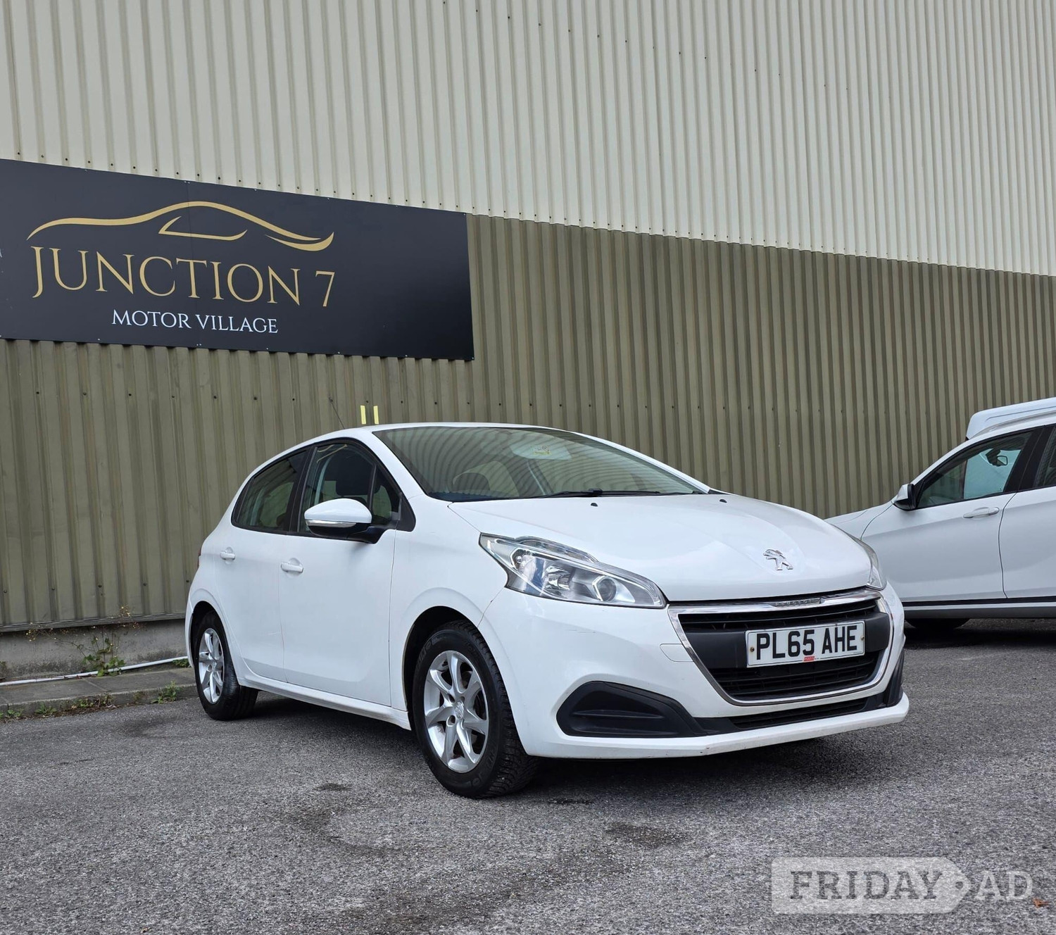 [ berth ]Peugeot 208
