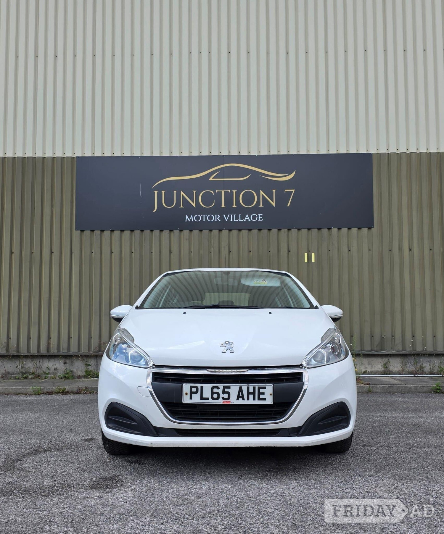 Peugeot 208 2016 - Cars in Accrington