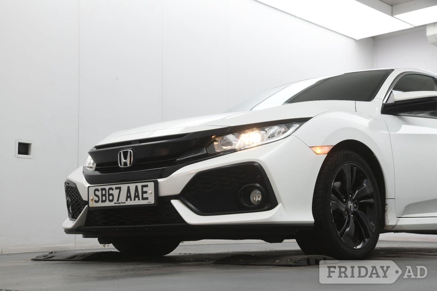 Honda Civic 2017 - Cars in Uxbridge