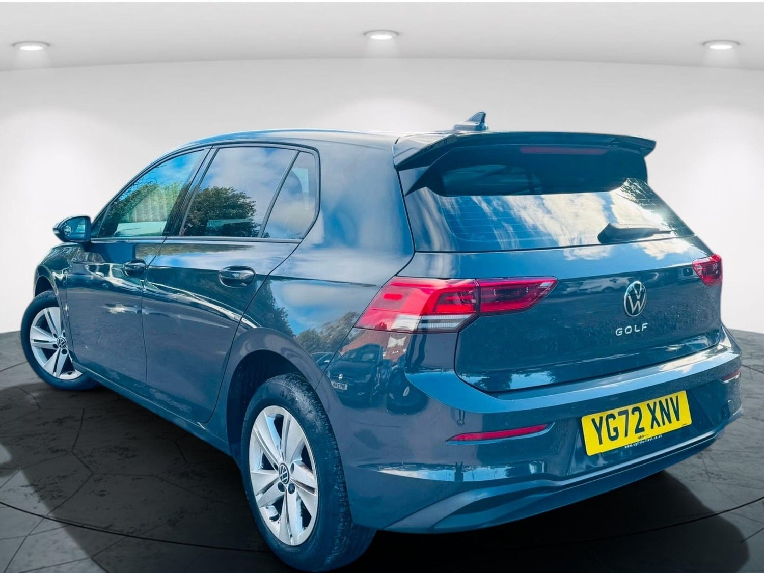 Volkswagen Golf 2022 - Cars