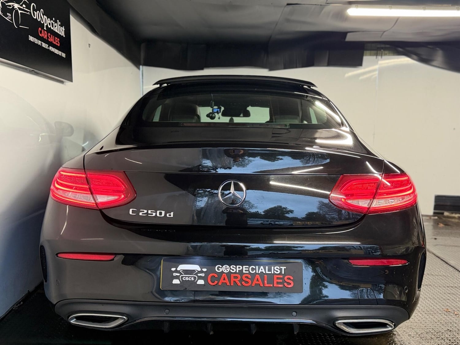 [ berth ]Mercedes-Benz C Class