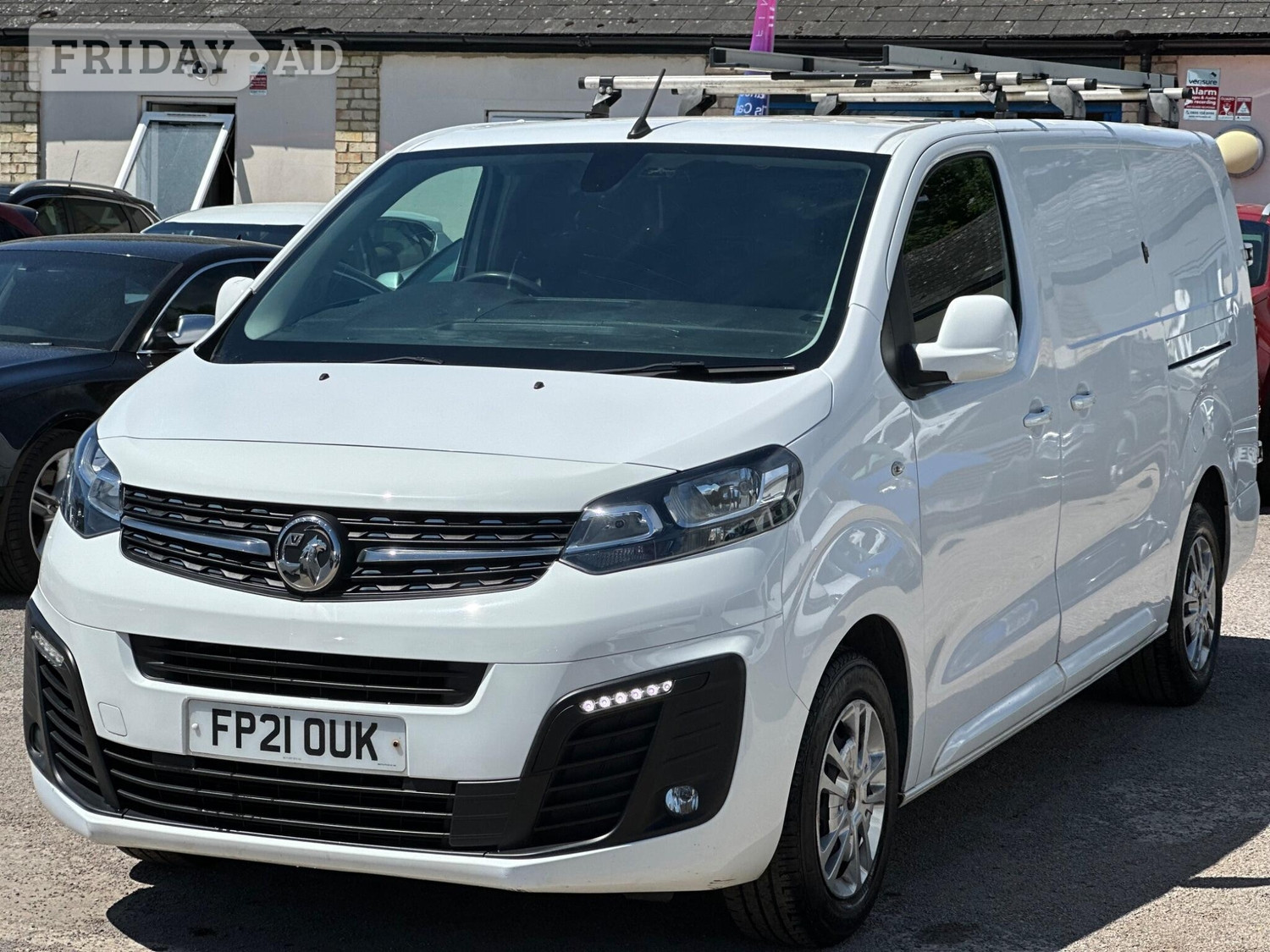 [ berth ]Vauxhall Vivaro