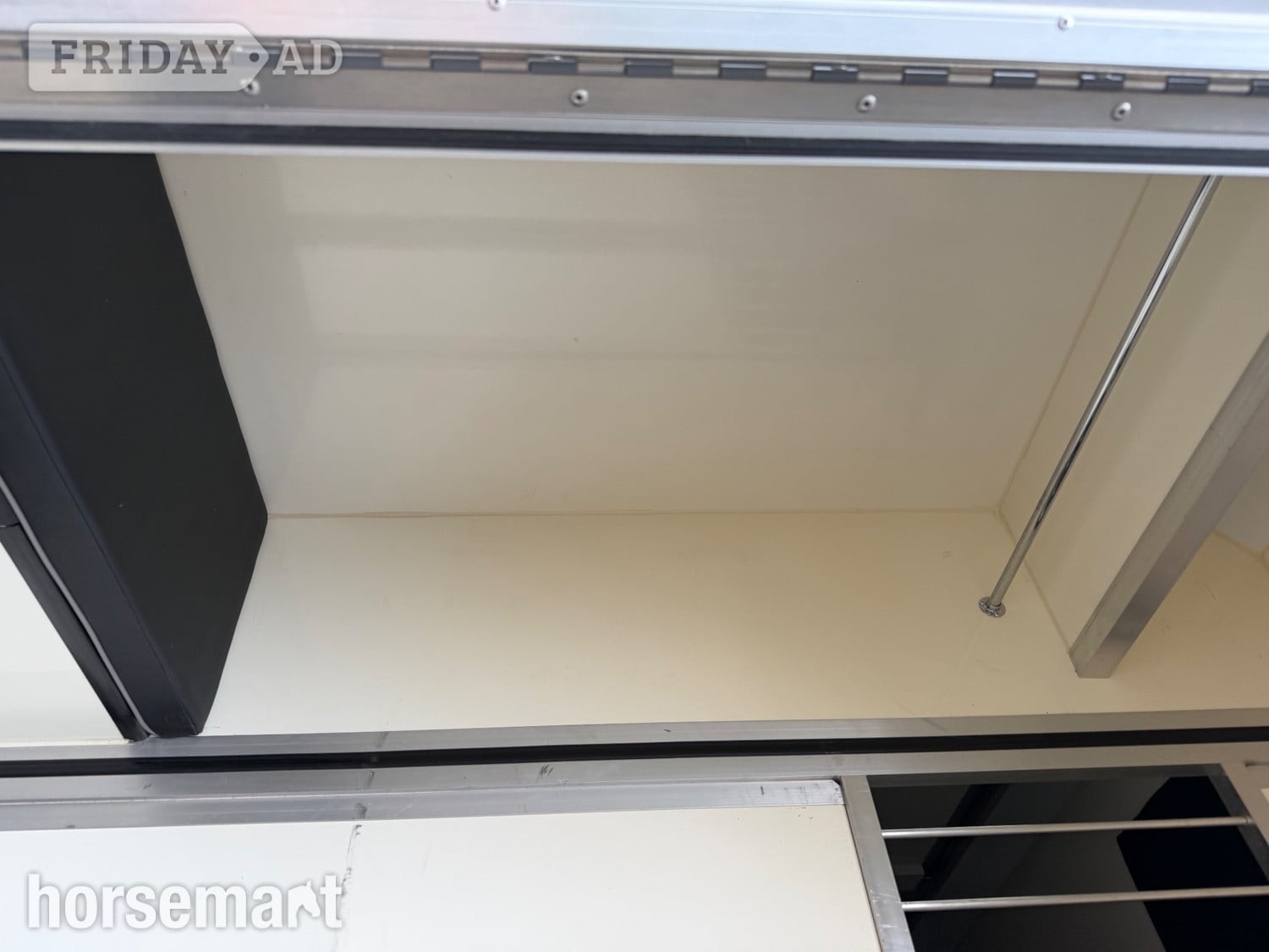Foxy Foxy stallion Renault Horsebox - Trailers & Horseboxes in Warninglid