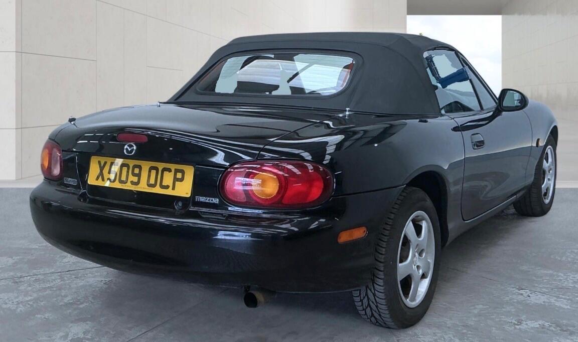 Mazda MX-5 2000 - Cars in Ringwood
