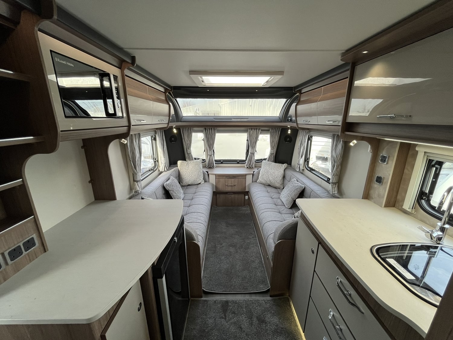 Coachman VIP 460 2022 - Motorhomes & Caravans