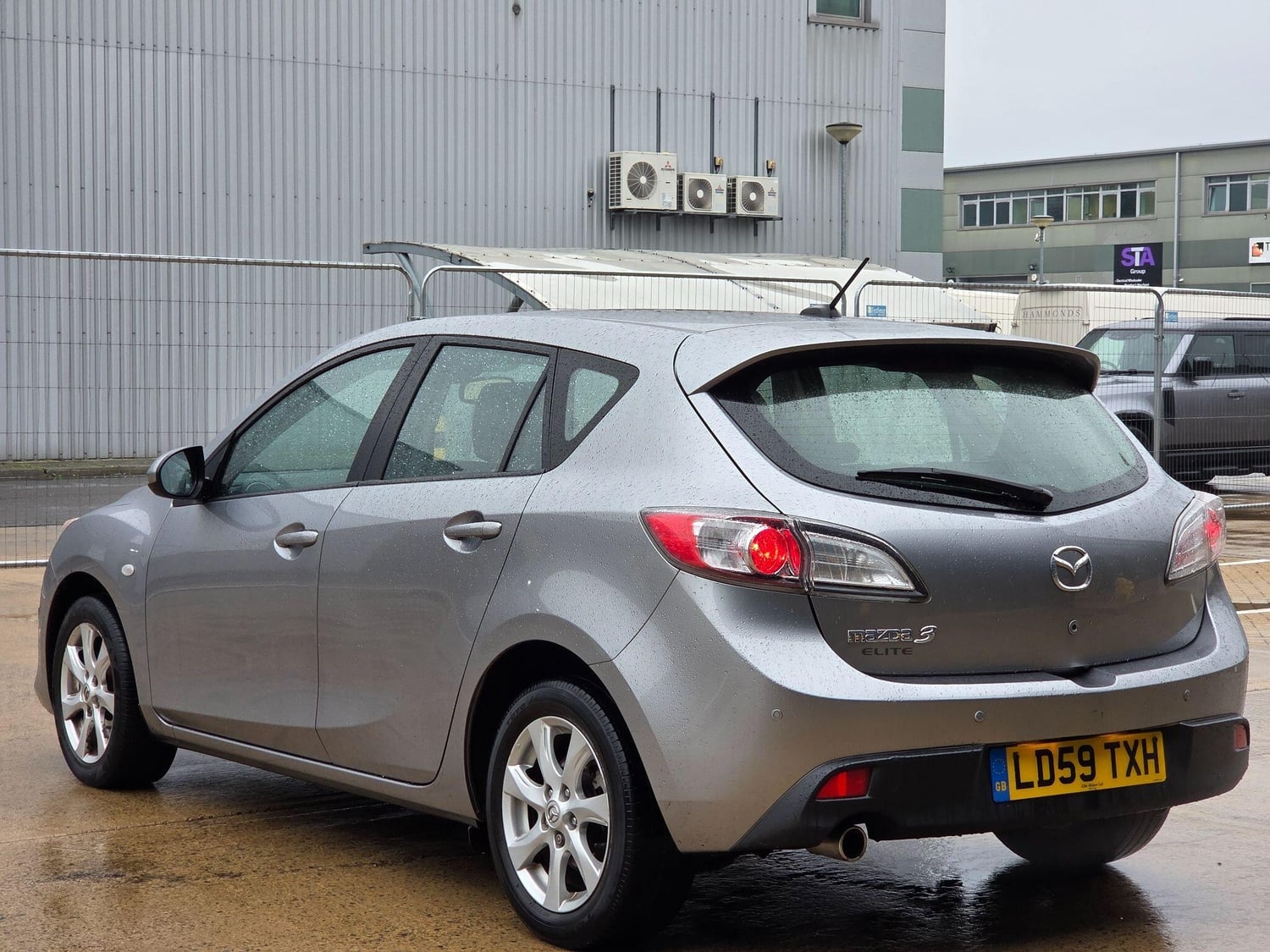 [ berth ]Mazda 3