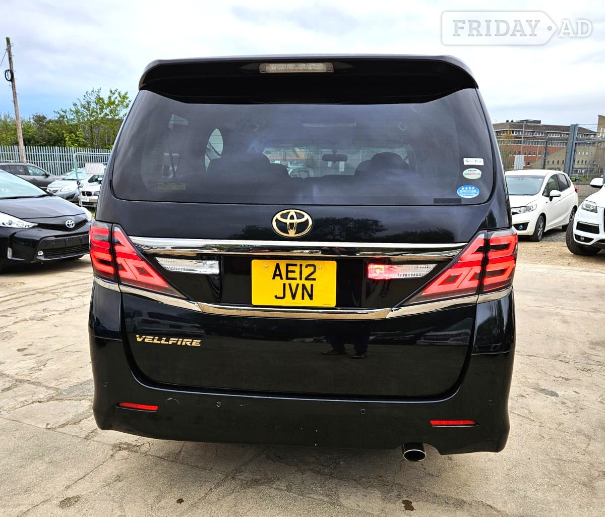 Toyota Vellfire 2012 - Cars