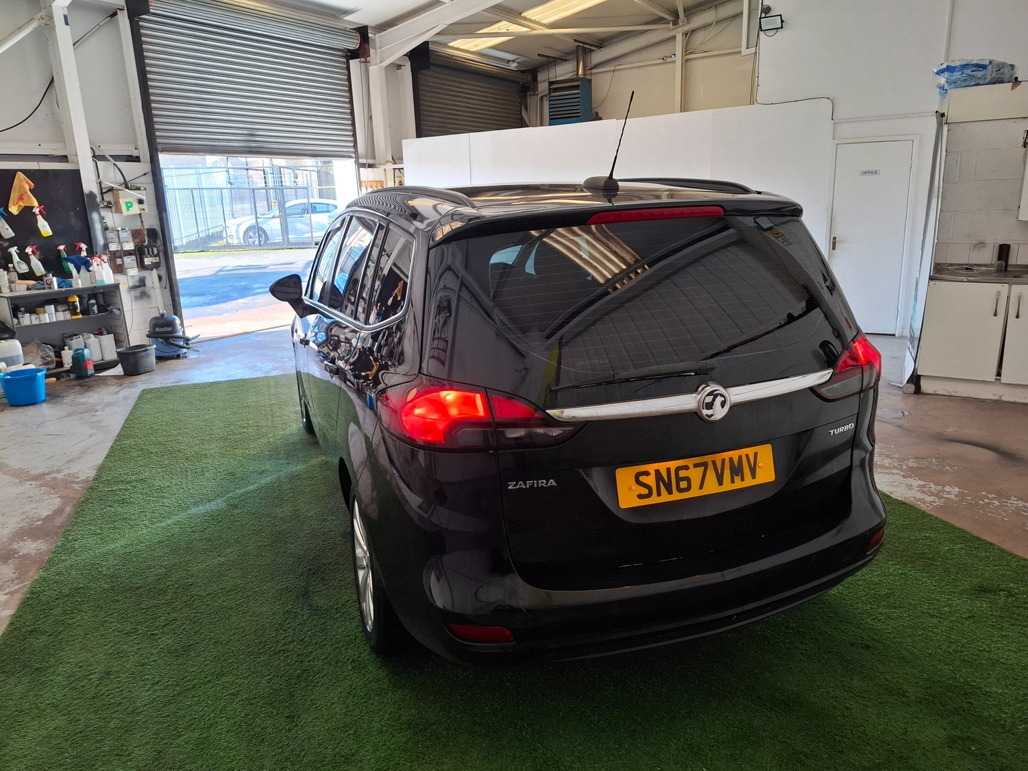 Vauxhall Zafira Tourer 2017 - Cars in Dewsbury