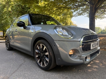 Mini Hatch 2016