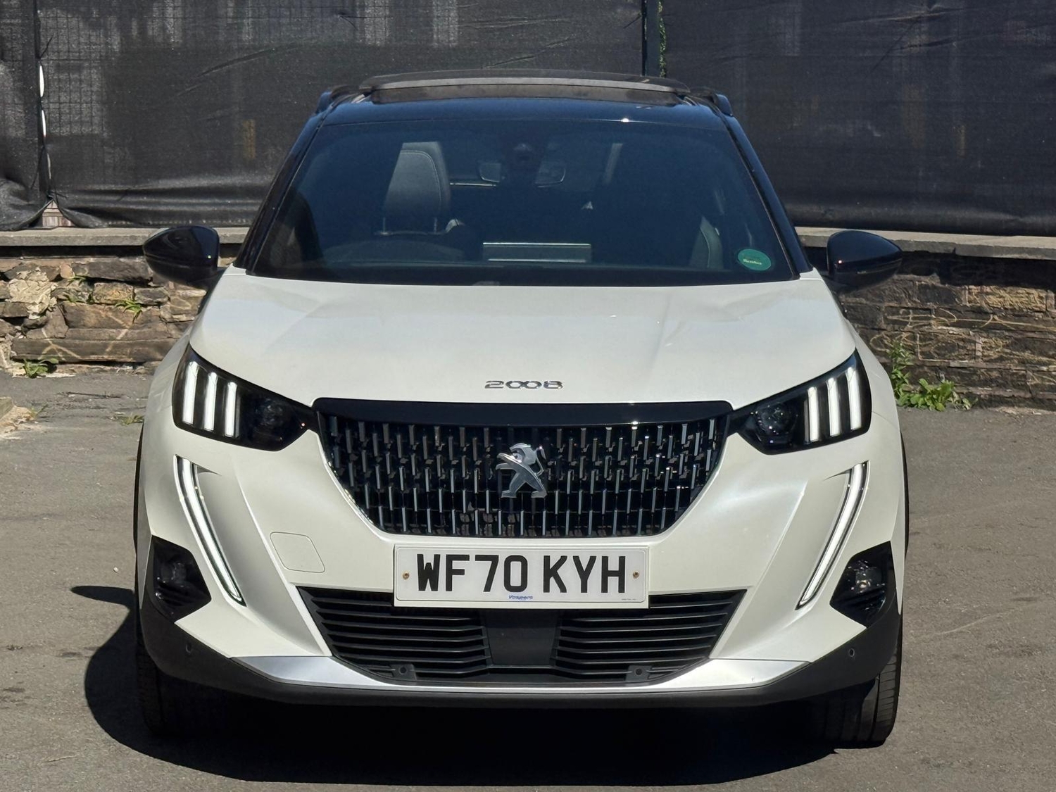 [ berth ]Peugeot 2008