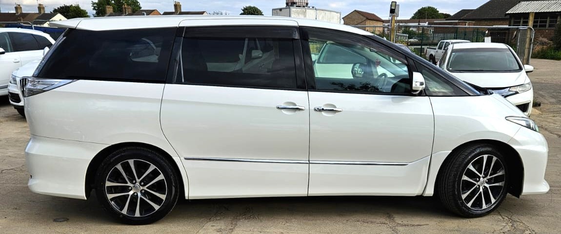 Toyota Estima 2015 - Cars in March