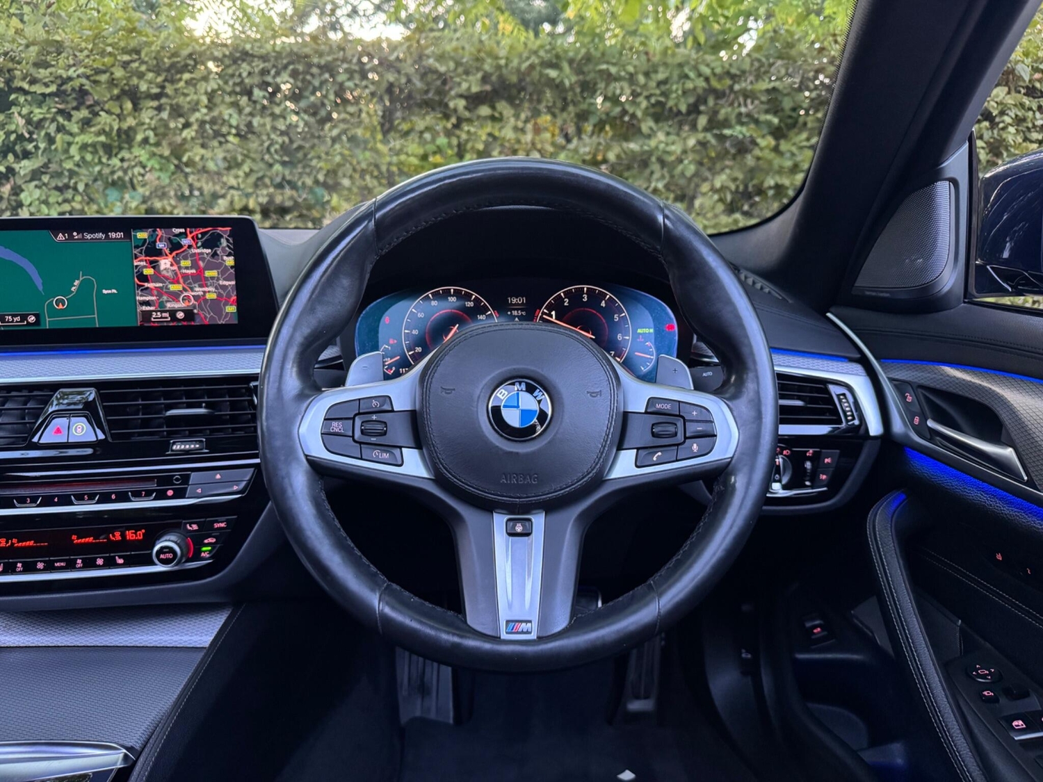[ berth ]BMW 5 Series