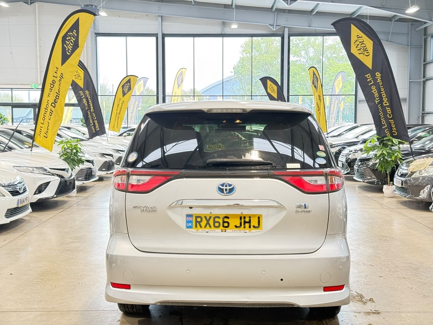 Toyota Estima 2016 - Cars in Reading